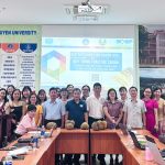 Hình Chụp ảnh lưu niệm tại lớp học